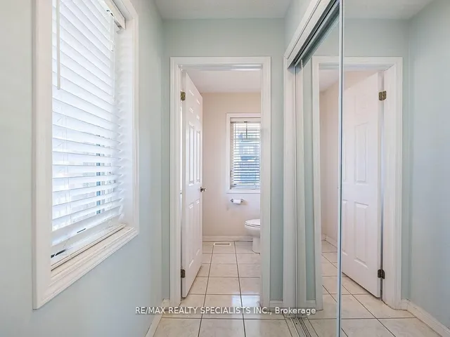 Additional image 21 of 103 Miracle Tr