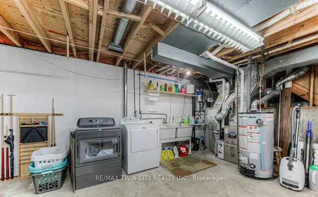 Additional image 31 of 111 Martinglen Cres