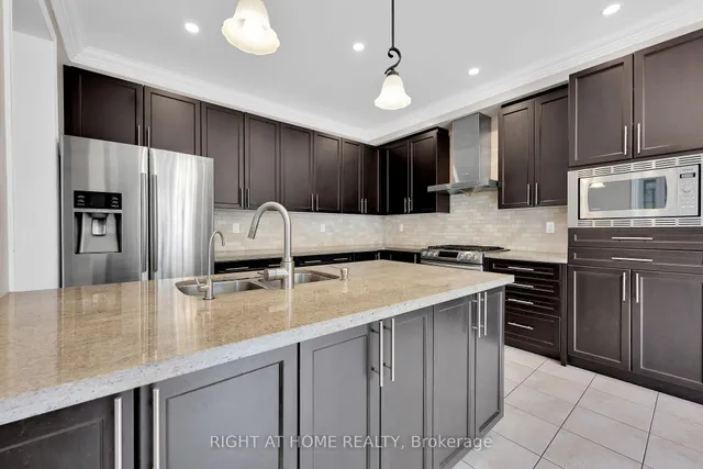 Additional image 9 of 1445 Laurier Ave