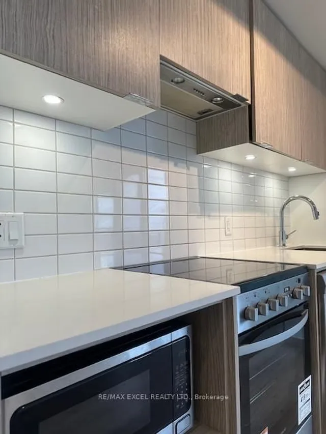 Additional image 13 of 395 Bloor St Unit 3905