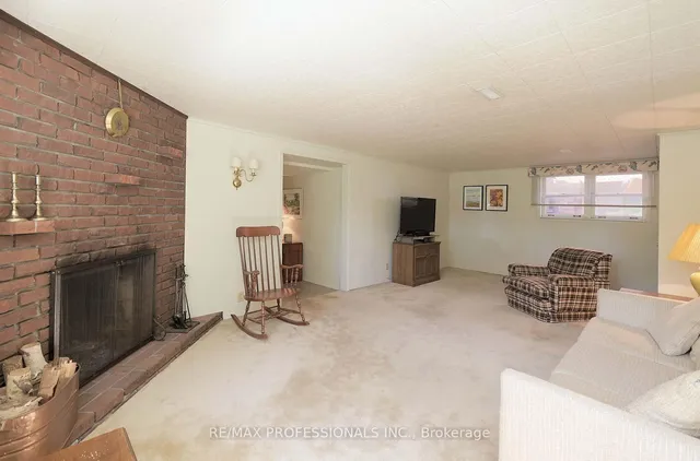 Additional image 25 of 36 Boxwood Rd