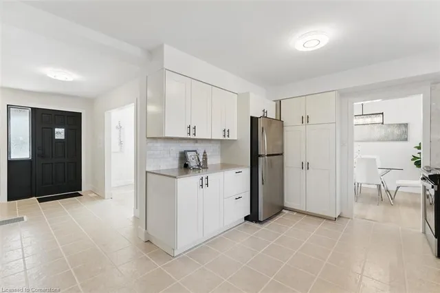 Additional image 17 of 90 Euclid Ave