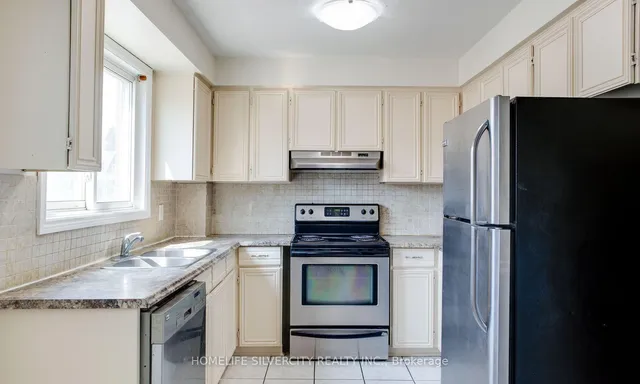 Additional image 9 of 54 Carnival Crt