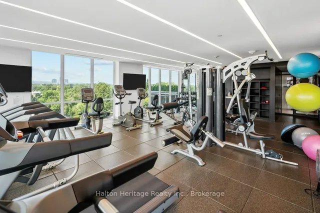 Additional image 33 of 2025 Maria St Unit 302