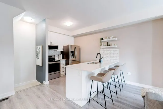 Additional image 5 of 590 North Service Rd Unit 74