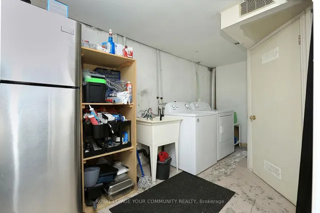 Additional image 23 of 23 Town House Cres