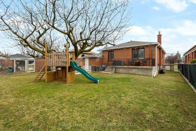 Additional image 38 of 62 Burr Ave