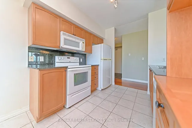 Additional image 13 of 38 Fontenay Crt Unit Suite 1309