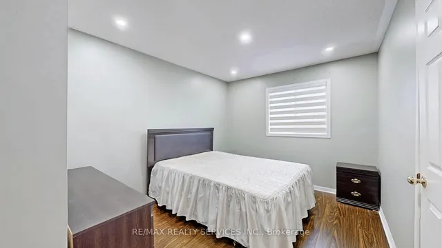 Additional image 33 of 87 Sprucelands Ave