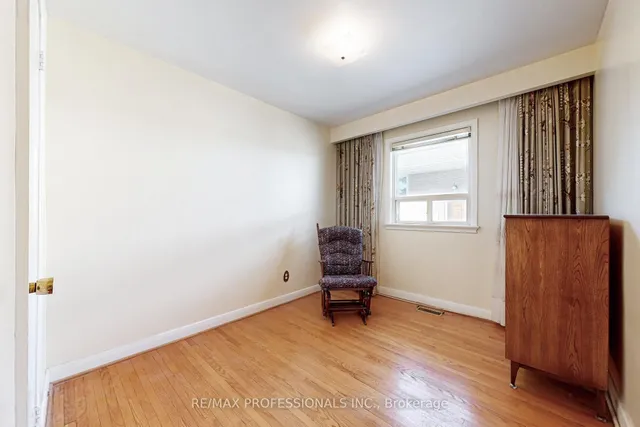 Additional image 17 of 26 Crane Ave