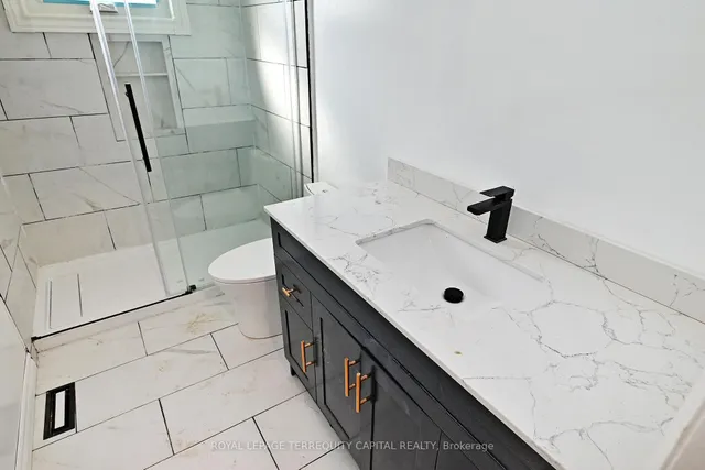 Additional image 30 of 73 Hickory Heights Cres