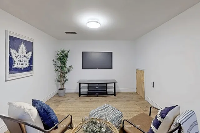 Additional image 14 of 20 Newport Ave