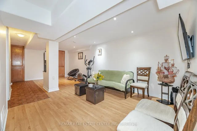 Additional image 31 of 24 Acadian Hts