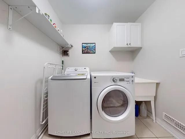 Additional image 22 of 813 Banks Cres