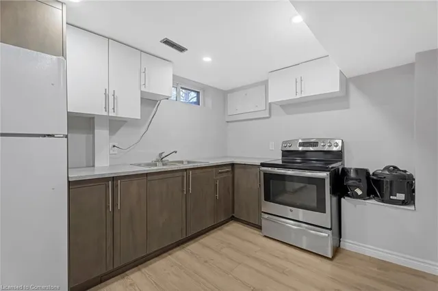 Additional image 29 of 879 Upper Sherman Ave