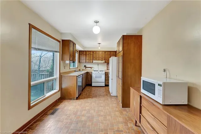 Additional image 17 of 43 Curtis Dr