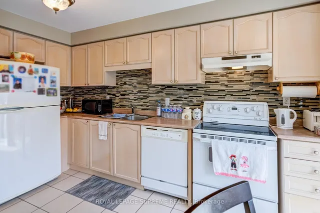 Additional image 14 of 1063 Wallbrook Cres