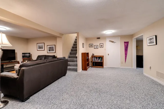 Additional image 37 of 1435 Alfred Cres