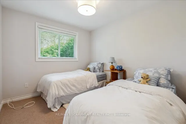 Additional image 19 of 32 Highland Park Dr