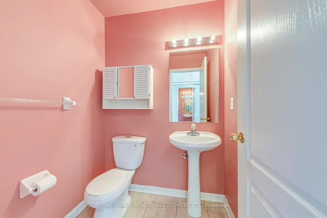 Additional image 22 of 1652 Allan Cres