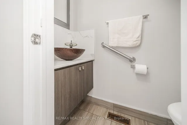 Additional image 39 of 102 Chalkfarm Cres