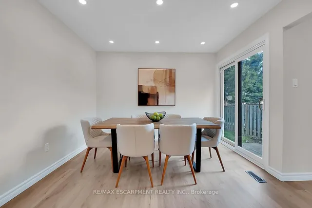 Additional image 17 of 129 Valley Stream Dr