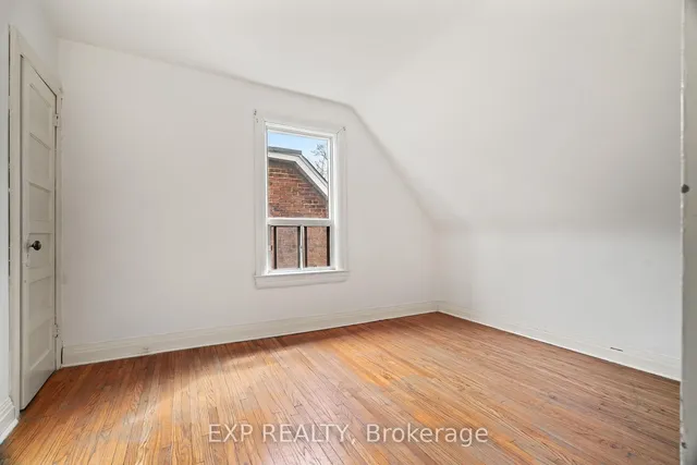 Additional image 30 of 64 Pauline Ave