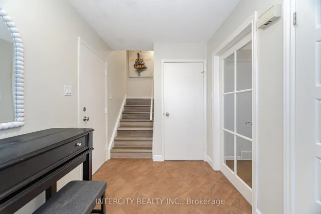 Additional image 6 of 35 Lower Canada Cres