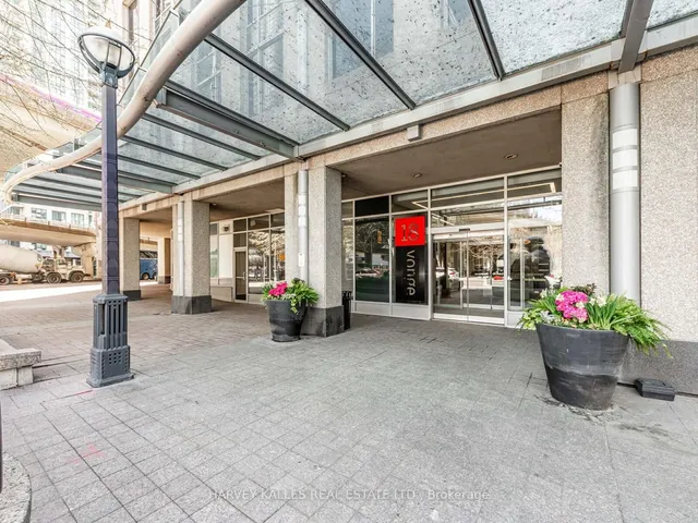 Additional image 3 of 18 Yonge St Unit 3013