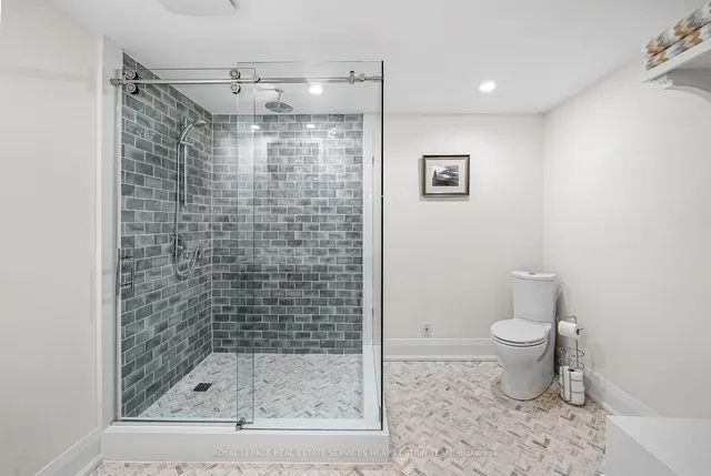 Additional image 48 of 231 Glenrose Ave