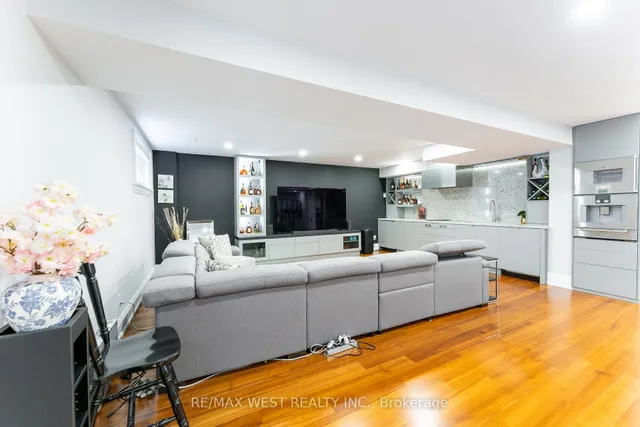 Additional image 22 of 1152 Glengrove Ave