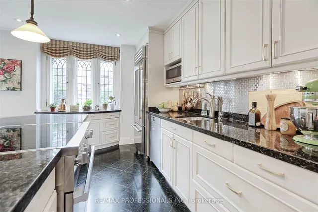 Additional image 12 of 231 Grenview Blvd