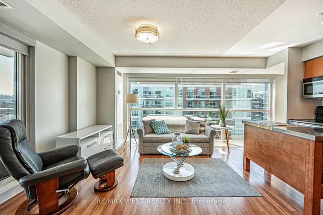 Additional image 5 of 80 Western Battery Rd Unit 2311