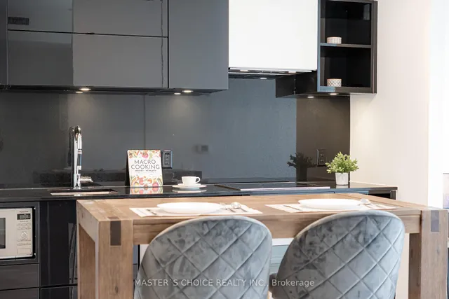 125 Peter St Unit 2806