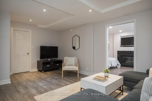 Additional image 29 of 446 Black Dr