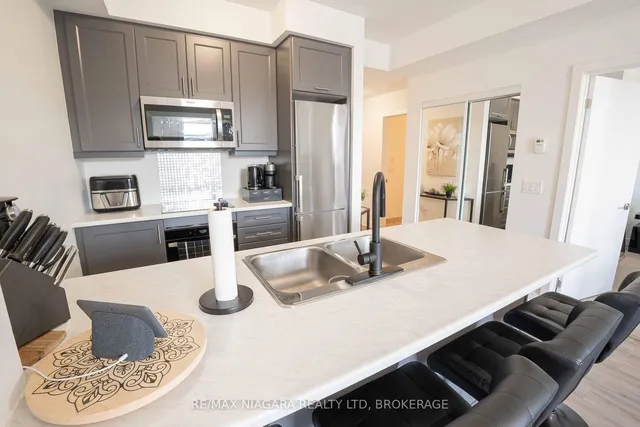 Additional image 18 of 600 North Service Rd Unit 202