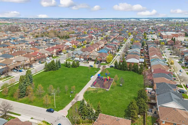 Additional image 26 of 36 Roxton Cres