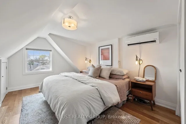 Additional image 18 of 262 Queensdale Ave