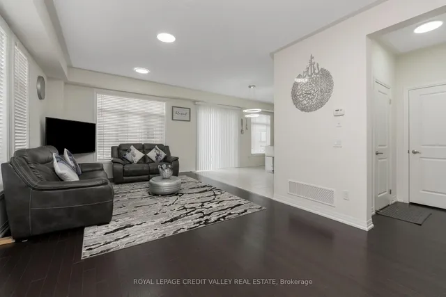 Additional image 9 of 96 Yale Dr