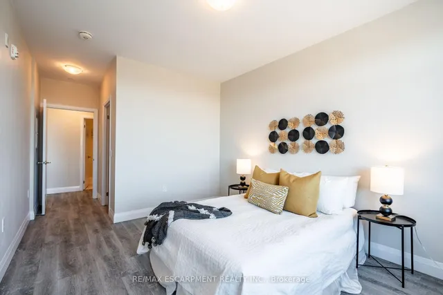 Additional image 22 of 1 Redfern Ave Unit 441