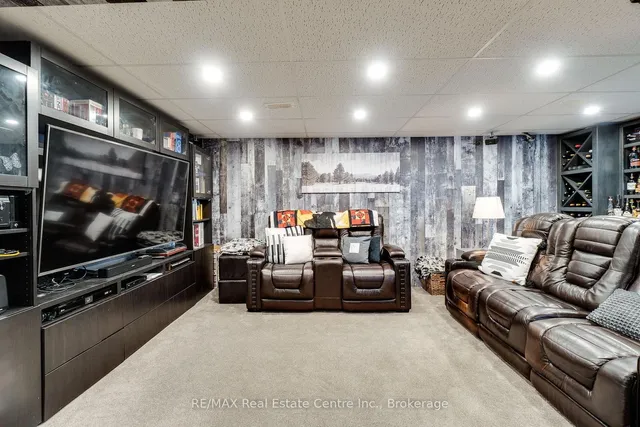 Additional image 32 of 775 Coulson Ave