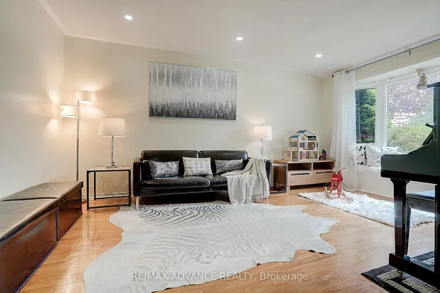 Additional image 6 of 86 Placentia Blvd