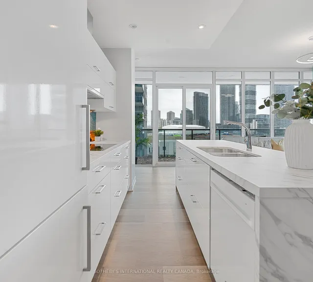 Additional image 5 of 88 Park Lawn Rd Unit 608