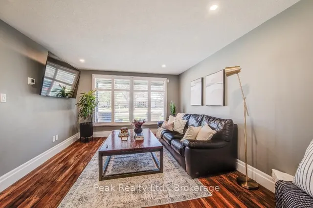 Additional image 8 of 76 Underhill Cres