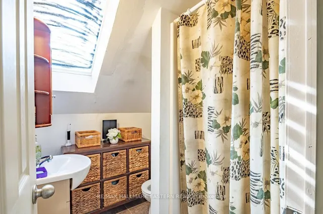 Additional image 28 of 3072 McNaughton Ave