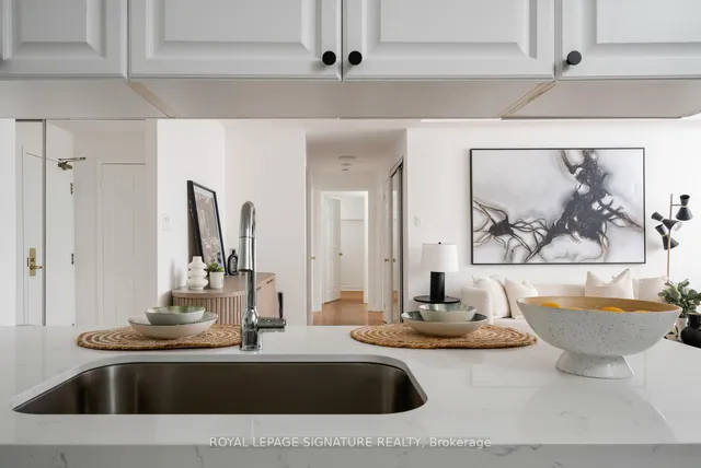 Additional image 15 of 889 Bay St Unit PH4