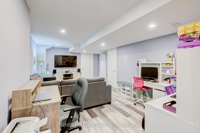 Additional image 42 of 45 Humberstone Cres