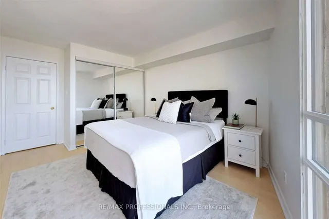 Additional image 13 of 50 Eglinton Ave Unit 1604