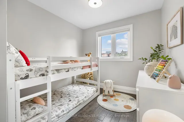 Additional image 27 of 93 Harvie Ave