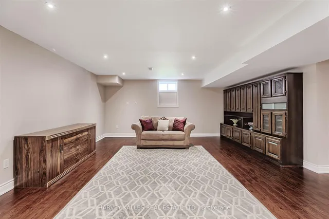 Additional image 27 of 1507 Stewart Cres